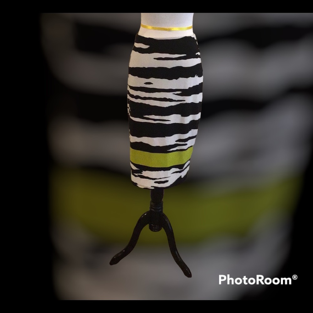 PREMISE Pencil Skirt